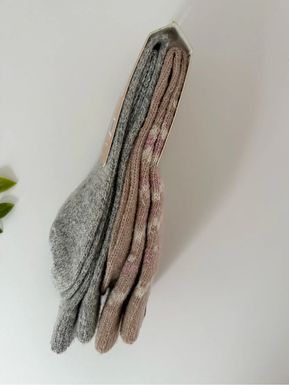 NWT paws wool blend boot socks